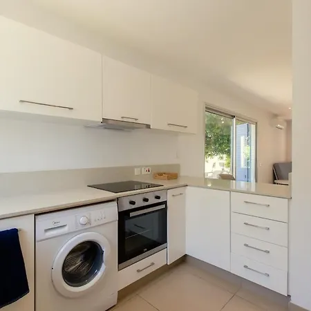 Family Fig Tree Bay House Tatil Evi